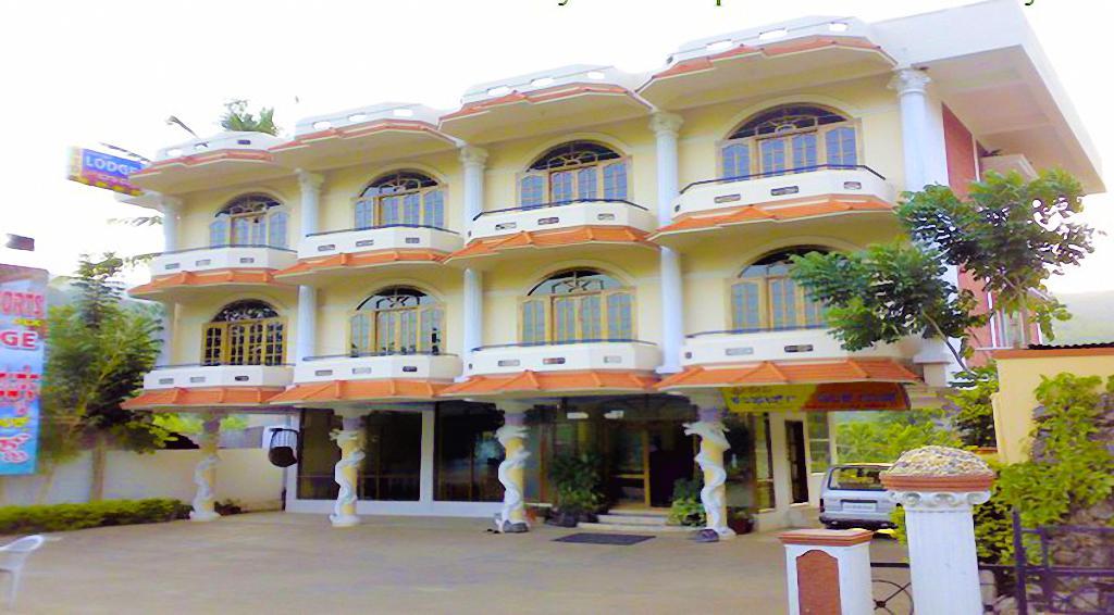 Sri Devi Comforts Hotel Chikmagalur Exterior photo